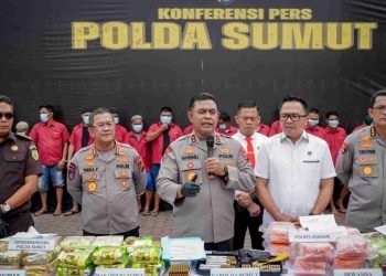 Barang bukti narkotika dan tersangka yang diamankan Polda Sumatera Utara dan jajaran. 