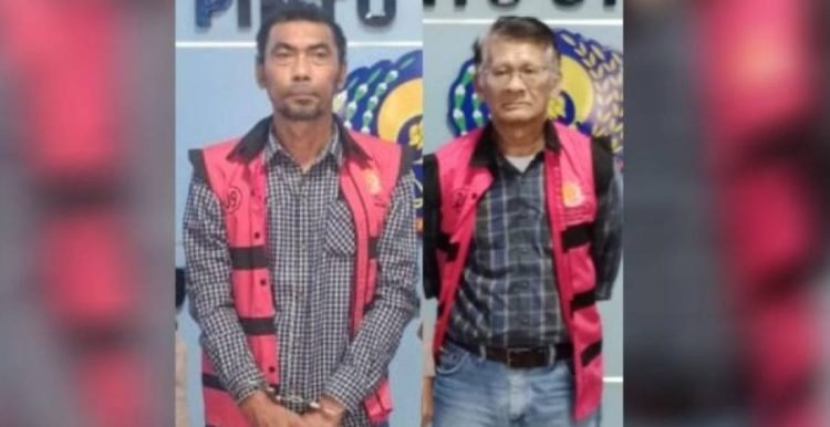 Tersangka Ryborn Tua Siahaan alias RTS (kiri) dan Johan Evandy Rangkuti alias JER ditahan di Rutan Kelas I Medan.