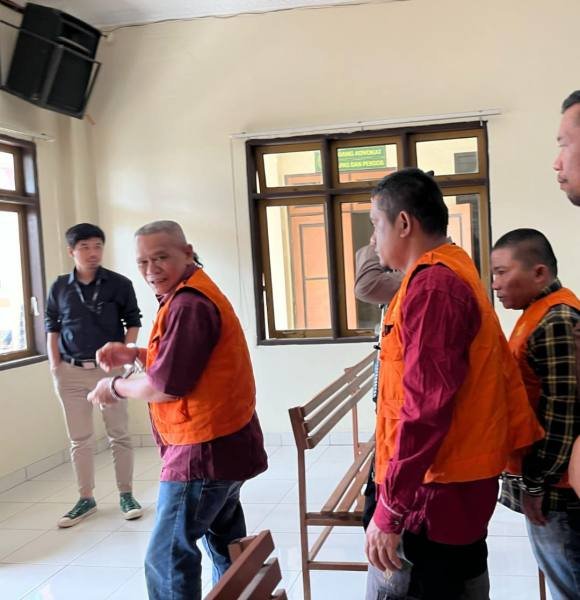 Tiga terdakwa pembunuhan wartawan di Karo.
