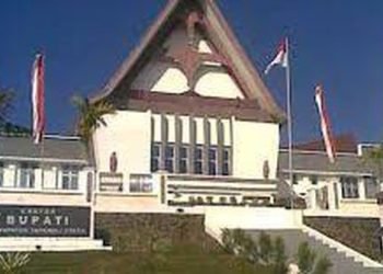 Kantor Bupati Taput.