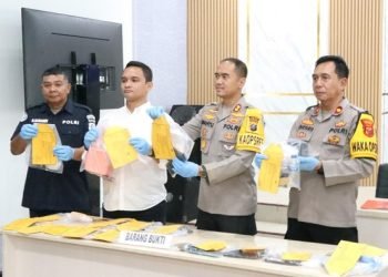 Kapolres Tapteng AKBP Wahyu Endrajaya saat konferensi pers. 