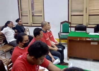 5 terdakwa dalam kasus pabrik ekstasi rumahan di Medan menjalani sidang di PN Medan.