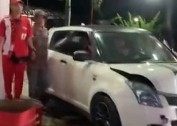 Suzuki Swift yang menabrak seorang petugas SPBU Padangmatinggi, Kecamatan Padangsidimpuan Selatan, Kota Padangsidimpuan, Minggu malam (27/04/2025). 