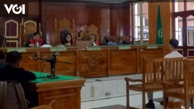 Mantan pemain timnas dihukum satu tahun penjara terkait korupsi.