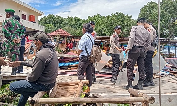 Proses eksekusi lahan di Huta Parmonangan Parbaba, Desa Huta Bolon, Kecamatan Pangururan, Kabupaten Samosir.