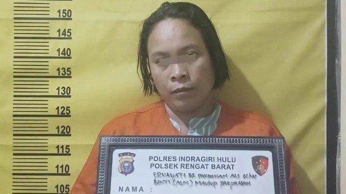 IRT pembunuh suami saat diamankan.