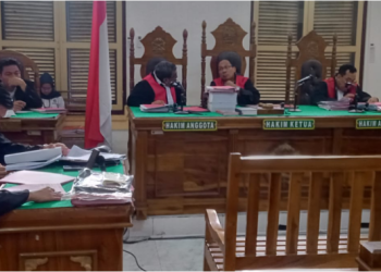 Suasana persidangan.