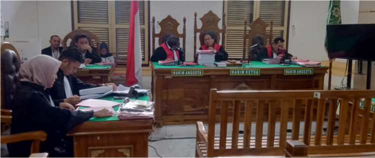 Suasana persidangan.