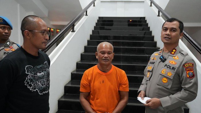 Tersangka AH (57) yang melakukan pencabulan terhadap 4 anak laki-laki. 