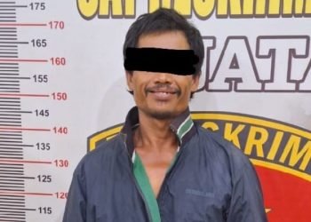 Umar, pelaku penganiayaan terhadap istri ditangkap polisi. 