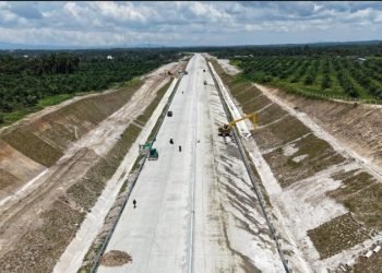 Saat ini progres konstruksi Jalan Tol Sinaksak-Simpang Panei mencapai 95%.