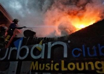 Kafe Urban yang terbakar yang terletak di kawasan Hotel Danau Toba International di Jalan Imam Bonjol Medan. 