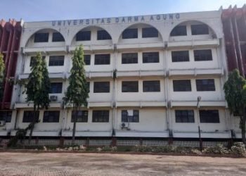 Universitas Darma Agung (UDA) di Jalan DR TD Pardede Medan. 