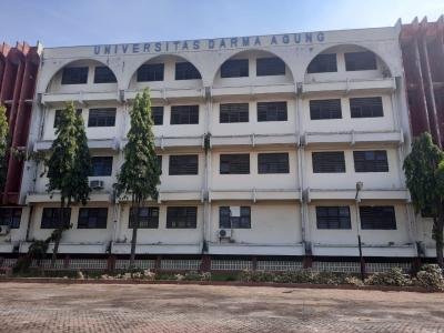 Universitas Darma Agung (UDA) di Jalan DR TD Pardede Medan. 