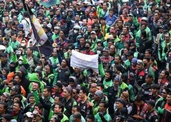 Hari ini pengemudi ojek online (ojol) menggelar demonstrasi besar-besaran di Jakarta. 