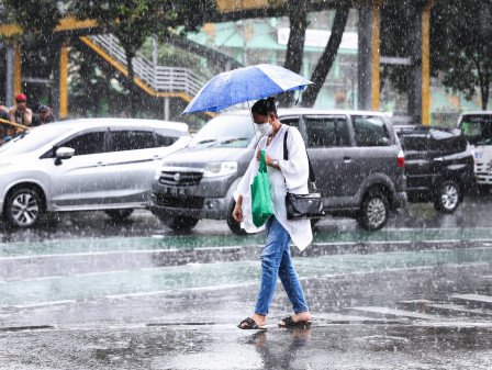 Situasi Jalan Medan-Berastagi setelah longsor.
