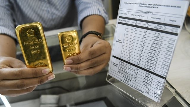 Harga emas Antam jadi Rp1,919 juta per gram Senin.