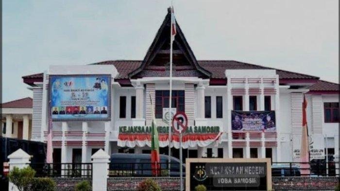 Kantor Kejari Toba. 