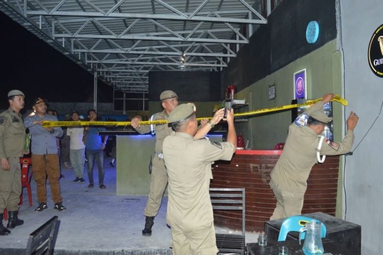 Dua tempat hiburan malam (THM) di Asahan telah disegel karena tidak memiliki izin usaha.