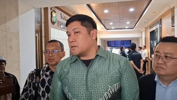 Podcaster Michael Sinaga diperiksa Polda Metro Jaya terkait laporan ijazah palsu Jokowi.