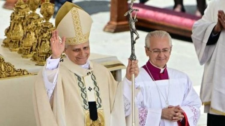 Paus Leo XIV serukan persatuan Gereja Katolik di misa pelantikannya.