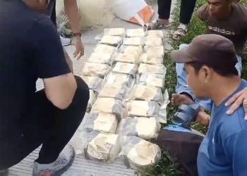 Polda Sumut membongkar 30 kilogram sabu yang dikirim melalui perairan Malaysia di kampung nelayan wilayah Kabupaten Langkat. 