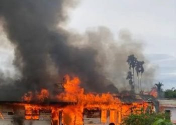 Rumah dinas guru SD yang terbakar di Kecamatan Sidamanik, Simalungun.