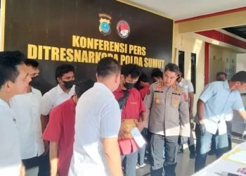Polda Sumut saat menggelar konferensi pers pengungkapan lima kilogram sabu di Bandara Kualanamu. 