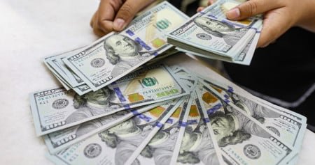 Bank Indonesia mencatat Utang Luar Negeri (ULN) Indonesia tembus US$431,5 miliar atau Rp7.039,4 triliun.