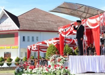 Wakil Bupati Tapsel, Jafar Syahbuddin Ritonga Irup Harla Pancasila di Perkantoran  Bupati Tapsel. (Ist)