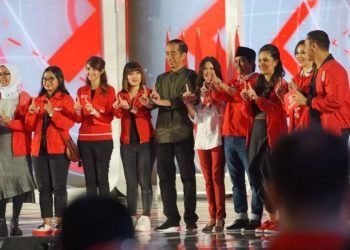 Jokowi dan kader PSI.