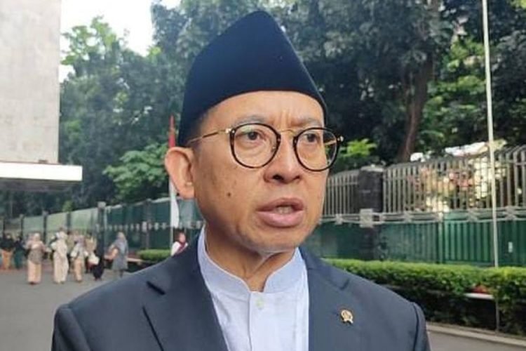Sejumlah pihak ramai-ramai mengecam Menteri Kebudayaan Fadli Zon karena menyangkal perkosaan massal yang terjadi pada Peristiwa Mei 1998.