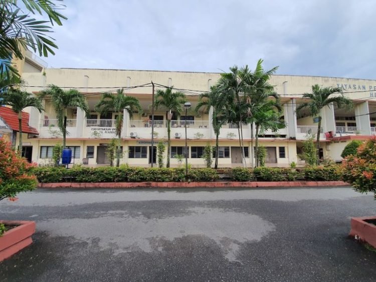 Universitas Darma Agung (UDA) Medan. 