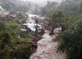 Banjir dan longsor di Afrika Selatan.