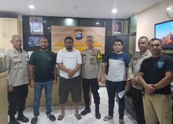 Pelaku Yudhi Wibowo saat diamankan petugas kepolisian. 