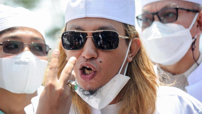 Bahar bin Smith disebut marah besar usai dua adiknya jadi korban pencabulan dan penganiayaan. 