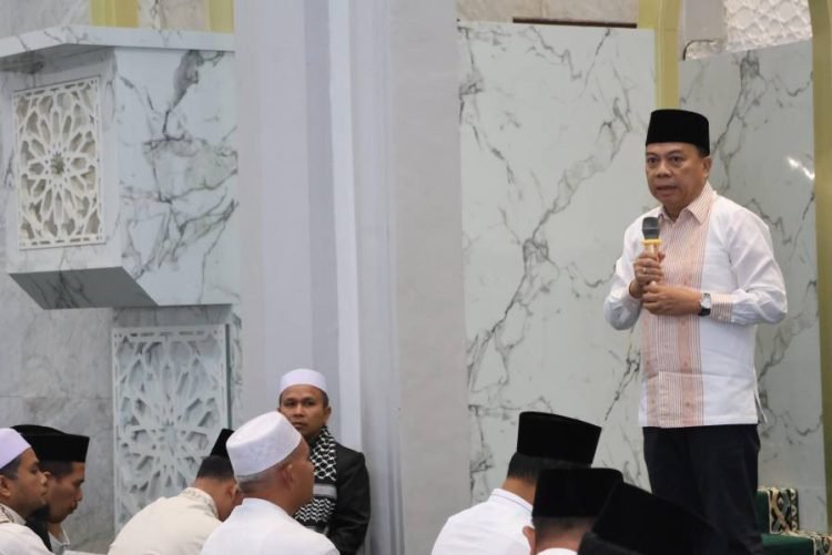 Wakil Bupati Tapsel Jafar Syahbuddin Ritonga, mengajak seluruh masyarakat Indonesia menjadikan perayaan Idul Adha 1446 H sebagai momentum untuk meneladani nilai-nilai pengorbanan dan keikhlasan. (IST)