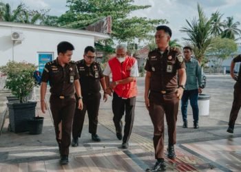 Mantan Kadis Kesehatan Kabupaten Batu Bara ditahan Kejari Batu Bara.