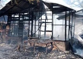 Kebakaran dua unit rumah di Desa Timbang Jaya, Kecamatan Bahorok Langkat.