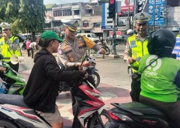 Personel Polda Sumut saat melakukan Operasi Patuh Toba 2025. 