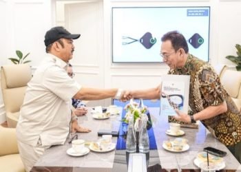 Bupati Tapsel Gus Irawan Pasaribu bersama Kepala Bappenas, Prof. Dr. Ir. Rachmat Pambudy, M.S., di Gedung Bappenas, Jakarta. (IST)