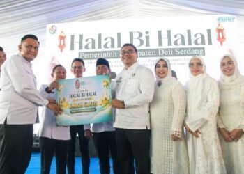 Bupati Deli Serdang, dr H Asri Ludin Tambunan menghadiri Halal Bihalal Pemkab Deli Serdang, Rabu (25/3/2026). Momentum halal bihalal tidak hanya menjadi ajang silaturahmi pascaIdulfitri, tetapi juga memperkuat sinergi antara pemerintah, mitra, dan seluruh elemen masyarakat dalam membangun Deli Serdang yang lebih baik. (Daniel Ginting)