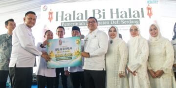 Bupati Deli Serdang, dr H Asri Ludin Tambunan menghadiri Halal Bihalal Pemkab Deli Serdang, Rabu (25/3/2026). Momentum halal bihalal tidak hanya menjadi ajang silaturahmi pascaIdulfitri, tetapi juga memperkuat sinergi antara pemerintah, mitra, dan seluruh elemen masyarakat dalam membangun Deli Serdang yang lebih baik. (Daniel Ginting)