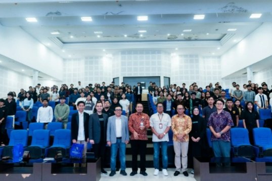 Program Data Unboxed @Campus bertajuk “Strengthening Indonesia’s AI Ecosystem: From Campus Innovation to National Impact” yang digelar di Auditorium Universitas Udayana, Bali.(dok.tel)