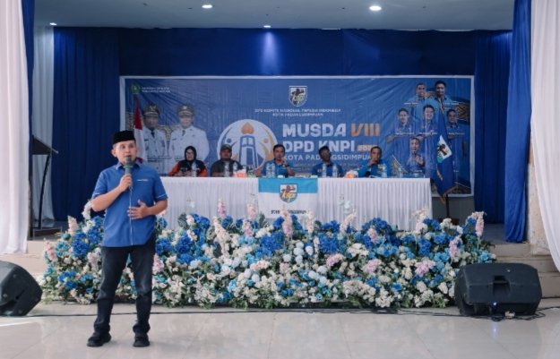 Ricky A Gova Siregar memberikan sambutan usai terpilih sebagai Ketua KNPI Kota Padangsidimpuan periode 2026-2029. (IST)