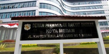 TRIADI WIBOWO/SUMUT POS--Gedung DPRD Medan di jalan kapten Maulana Lubis Medan, Kamis (4/9)