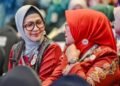 Ketua Tim Penggerak Pemberdayaan dan Kesejahteraan Keluarga (TP PPK) Kab Simalungun, Ny Hj Darmawati Anton Achmad Saragih (no 3 dari kanan), saat menghadiri Rapat Penguatan Tata Kelola Lembaga Dekranas-- TP PPK Posyandu se- Indonesia Bagian Barat, yang dilangsungkan di Jakarta Selatan (21-9-2026). Rapat strategis ini langsung dipimpin Ketua Umum Dekranas, TP PPK Posyandu Pusat Tri Tito Karnavian. (Dok/Lawasen Saragih)